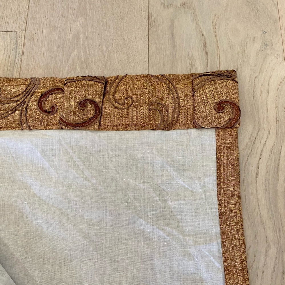 HORCHOW tone on tone curtain - Picture 5 of 12
